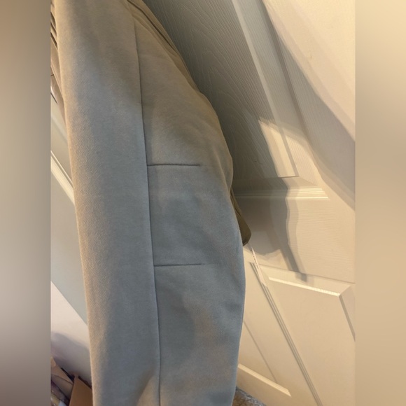 Reformation Austin Zip Up Hoodie - Picture 4 of 6